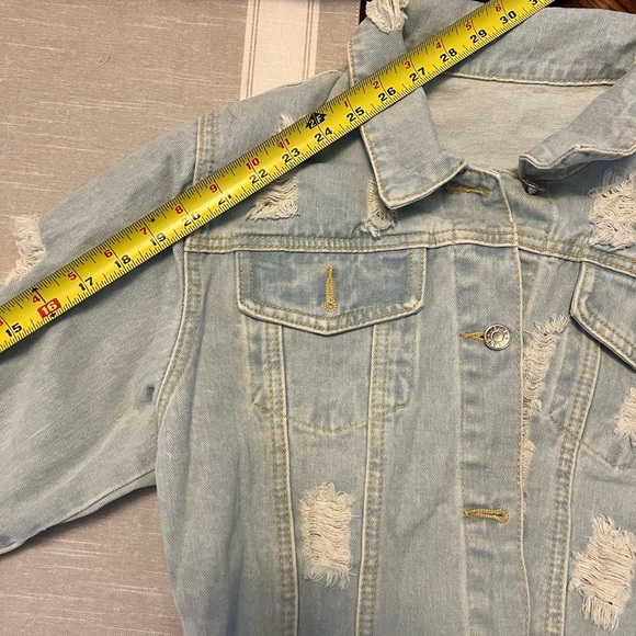 NWOT Ripped light wash cropped Jean jacket - Picture 8 of 11